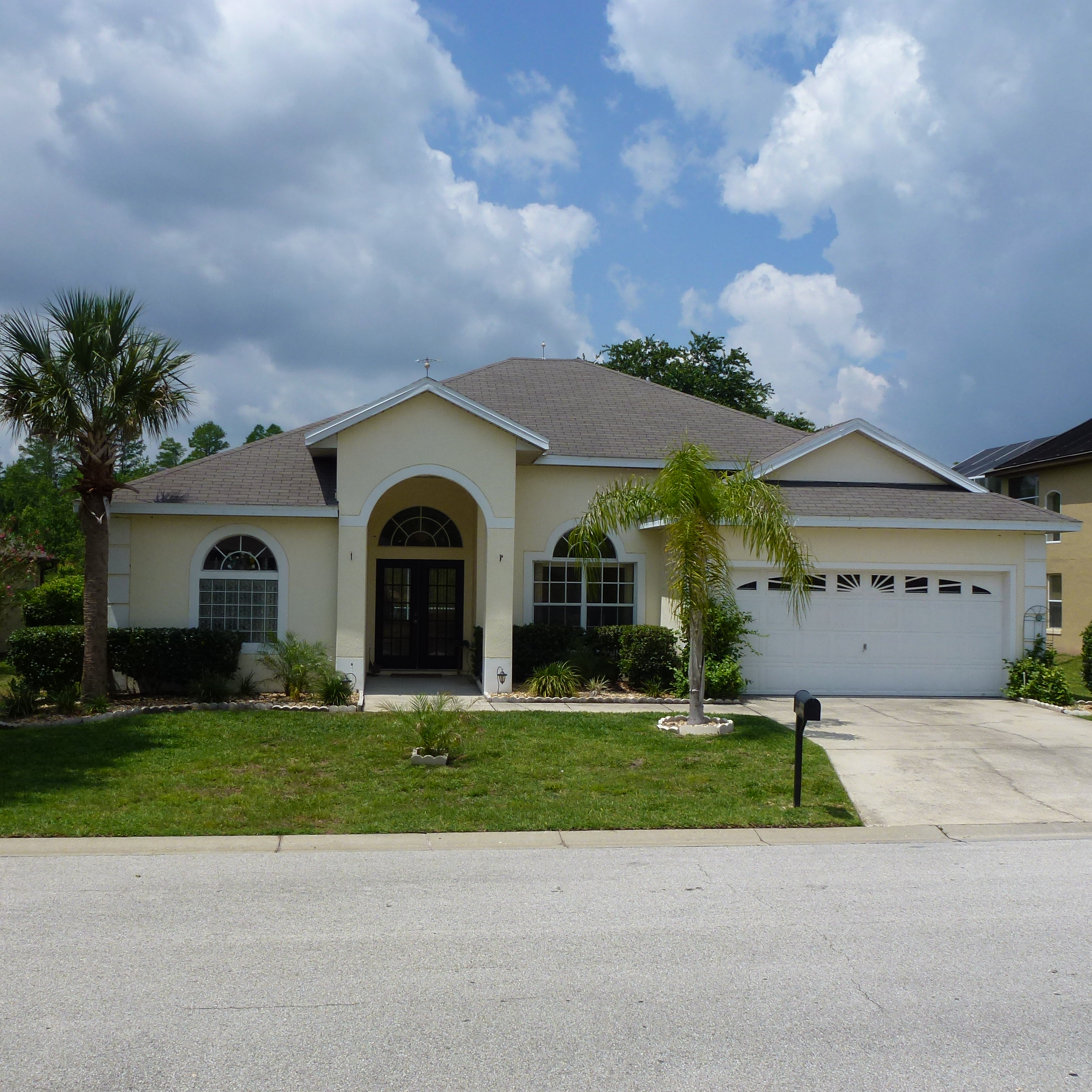 A Villa in Florida. Four Bed Three Bath Rental Villa with Pool in the